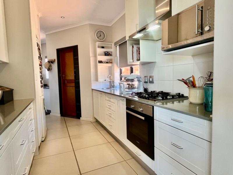 3 Bedroom Property for Sale in Fraaiuitsig Western Cape